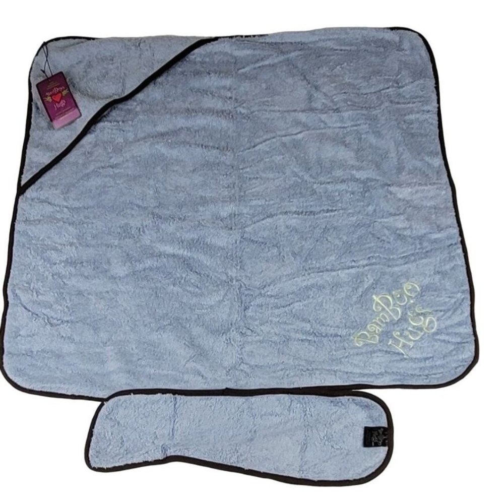 Bamboo Hugs Baby Hooded Towel and Spit up Towel NWT